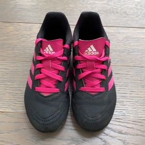 Toddler Girls Adidas Hot Pink/Black Cleats Size 12